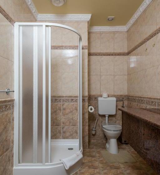 בית מלון כפרי Bíbic és Tüskevár étterem és Horgásztó