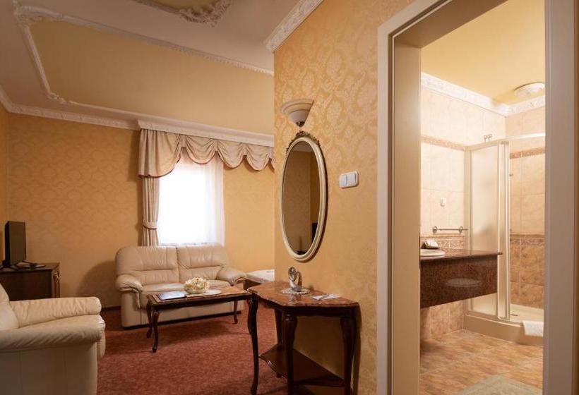 בית מלון כפרי Bíbic és Tüskevár étterem és Horgásztó