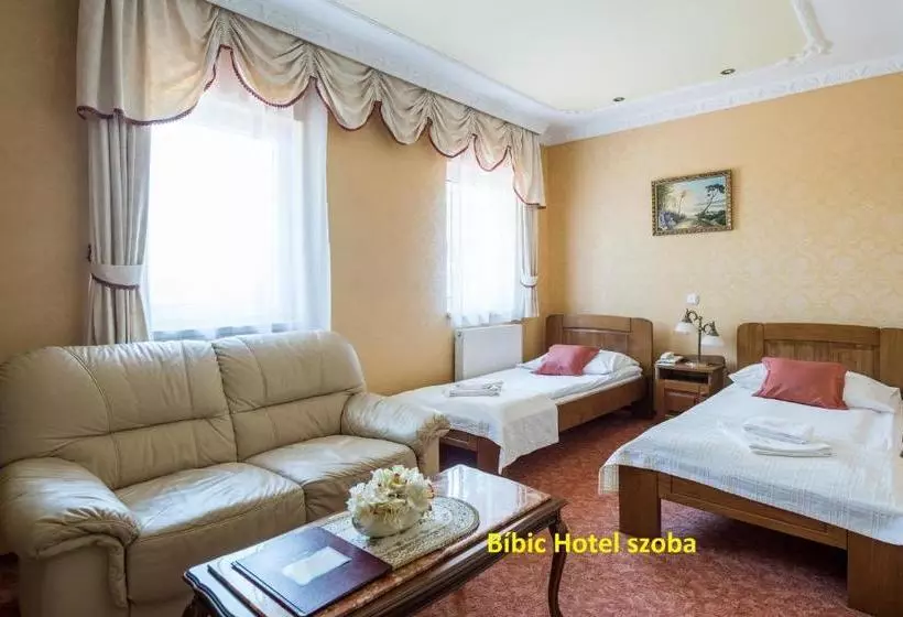 Hotelli Bíbic és Tüskevár étterem és Horgásztó