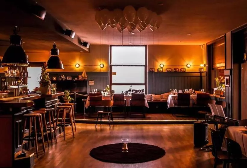 Hafen 17 Hotel Küche Bar