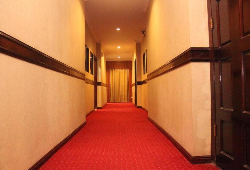 فندق Menara Lexus