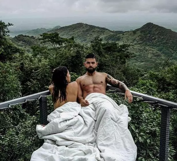 Lomakeskus Domos Mirador Romantic Private Honeymoon Glamping