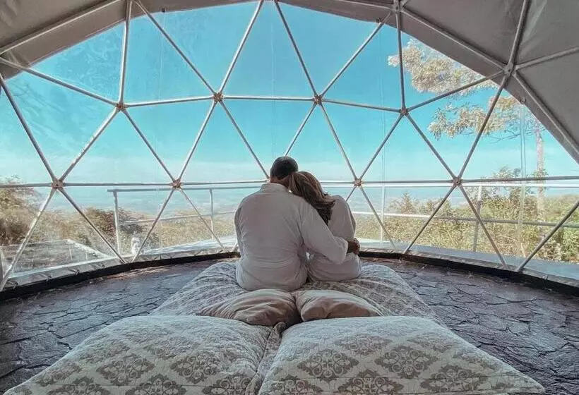 Lomakeskus Domos Mirador Romantic Private Honeymoon Glamping