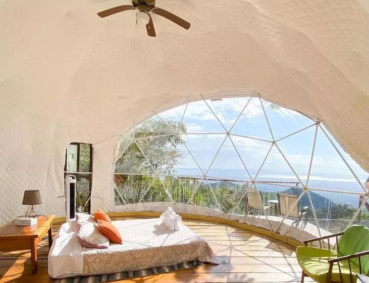 Lomakeskus Domos Mirador Romantic Private Honeymoon Glamping