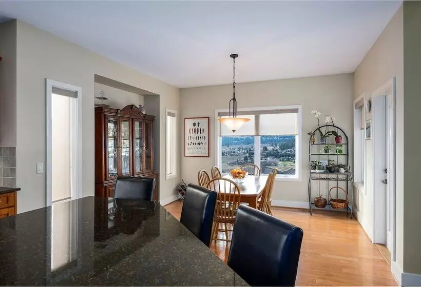 Adela's Bed And Breakfast