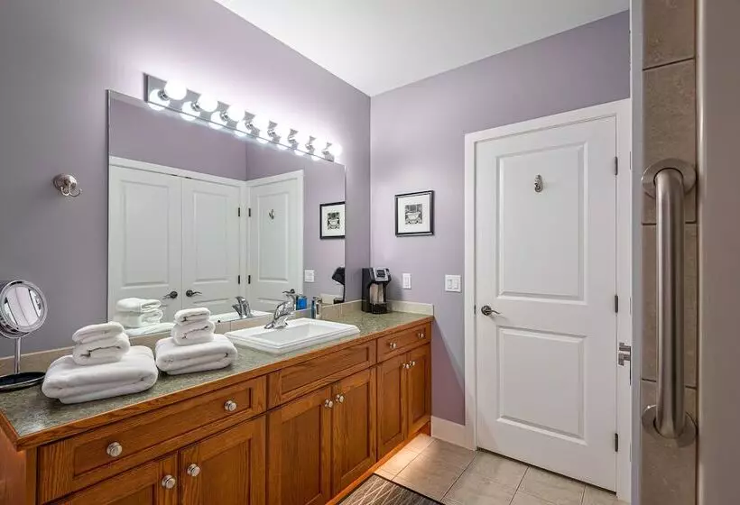 Adela's Bed And Breakfast