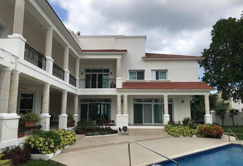 مبيت وإفطار Villa Segovia