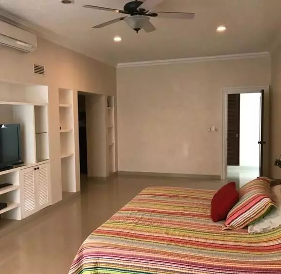 تختخواب و صبحانه Villa Segovia