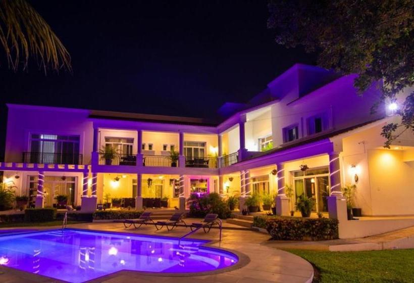 مبيت وإفطار Villa Segovia