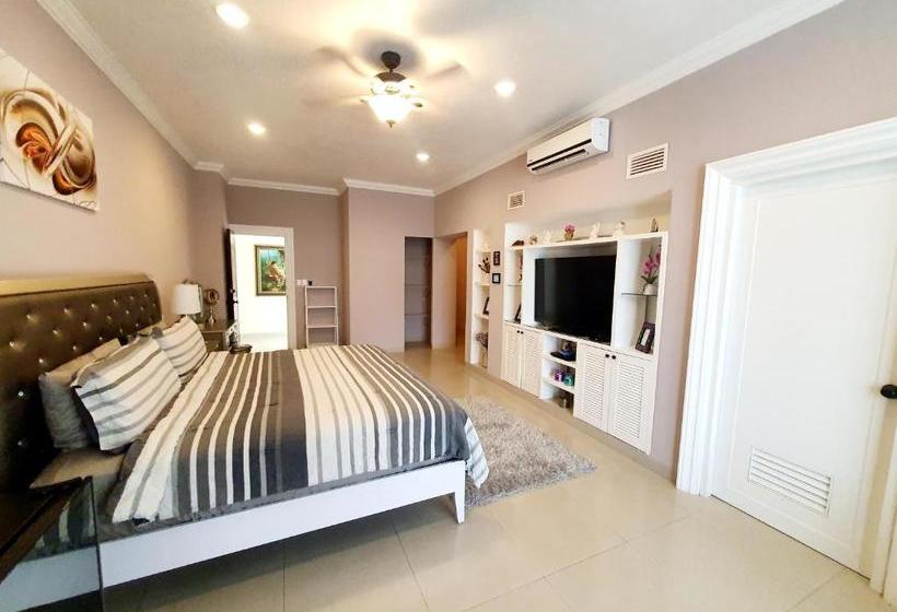 مبيت وإفطار Villa Segovia