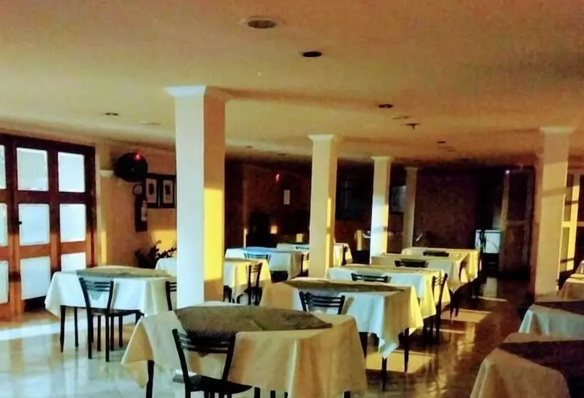 Hotelli Max Mazza