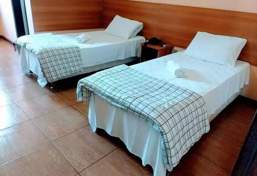 Hotelli Max Mazza