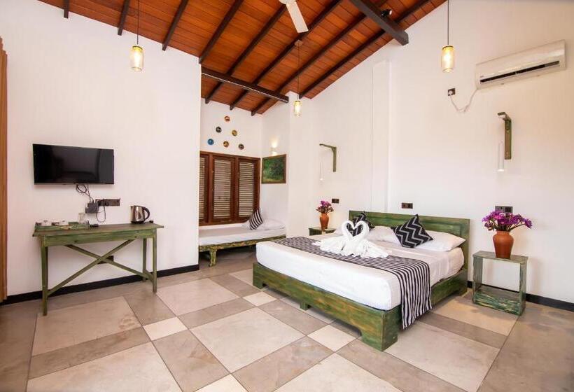 בית מלון כפרי Nature Cabanas & Floating Restaurant