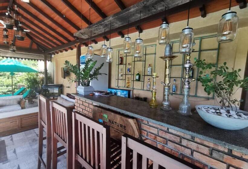 בית מלון כפרי Nature Cabanas & Floating Restaurant