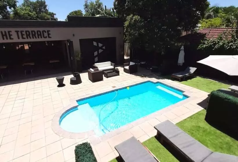 Hotelli Palm Swift Luxury Accommodation