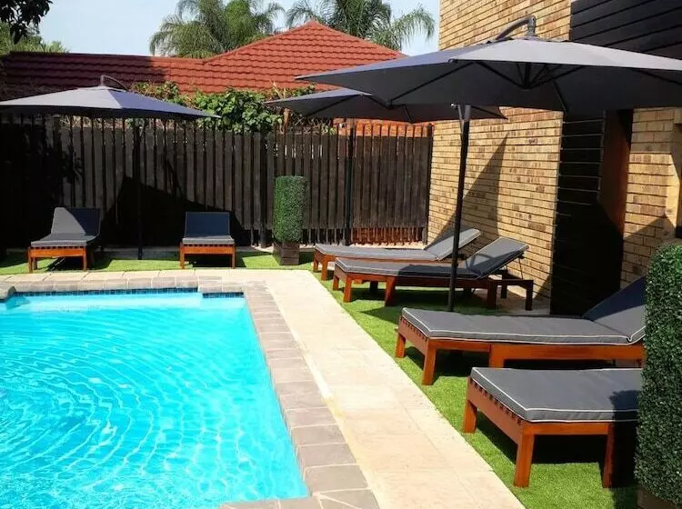 Hotelli Palm Swift Luxury Accommodation