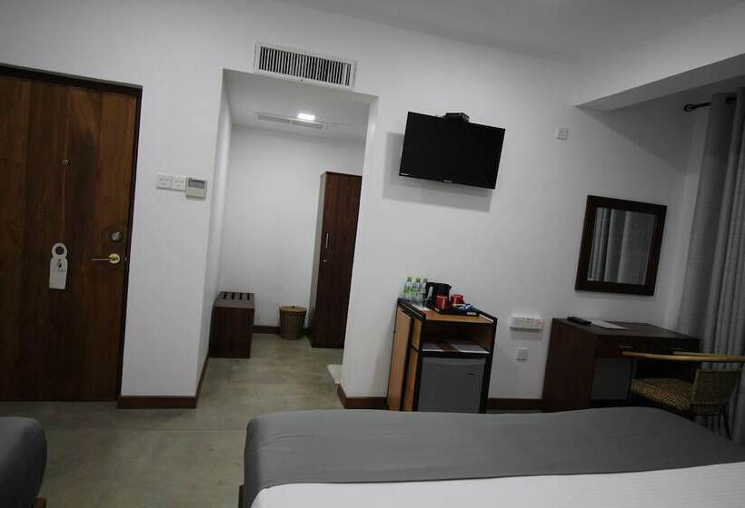 فندق Serenity Tissa