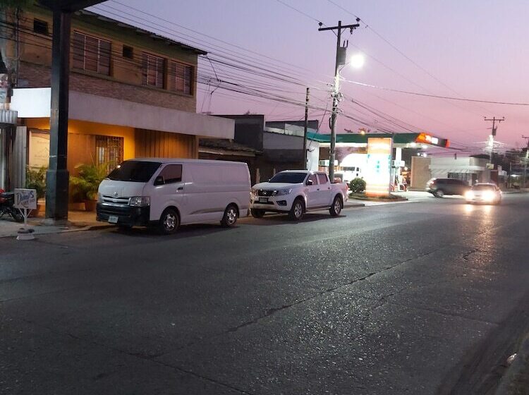 Mados Hotel Aterrizaje