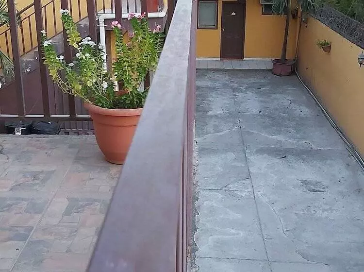 Mados Hotel Aterrizaje