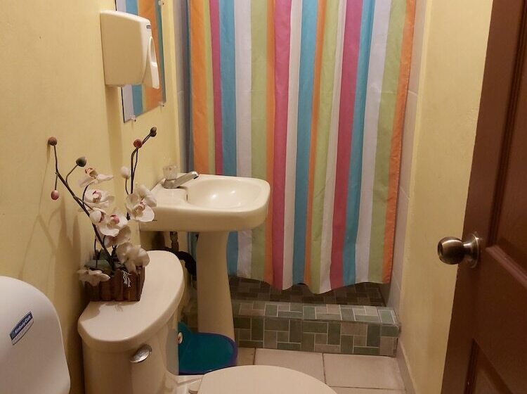 Mados Hotel Aterrizaje