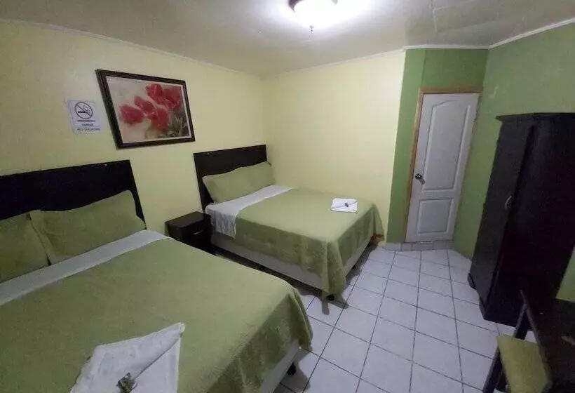 Mados Hotel Aterrizaje