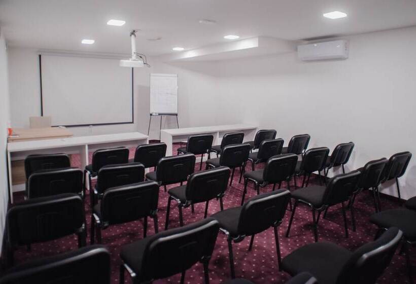 تختخواب و صبحانه & Spa Meydan