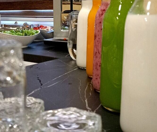 تختخواب و صبحانه & Spa Meydan