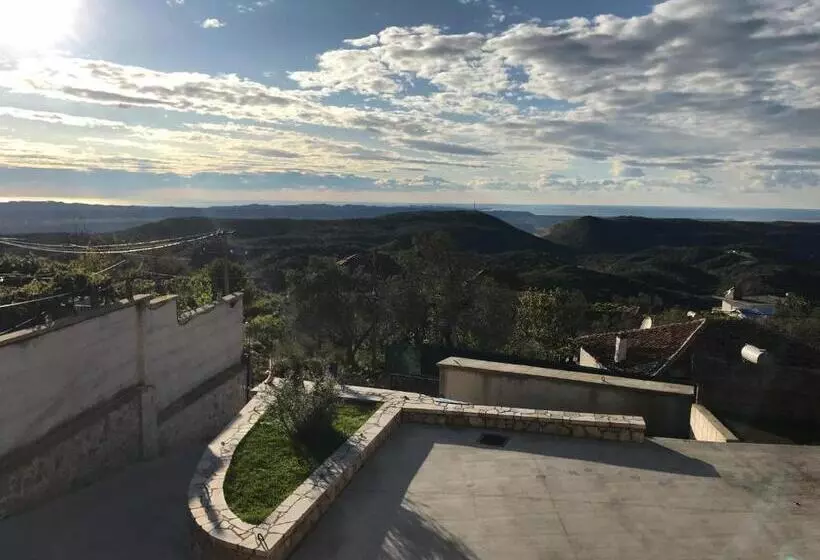 ベッドアンドブレックファースト Vila Ama Kruje