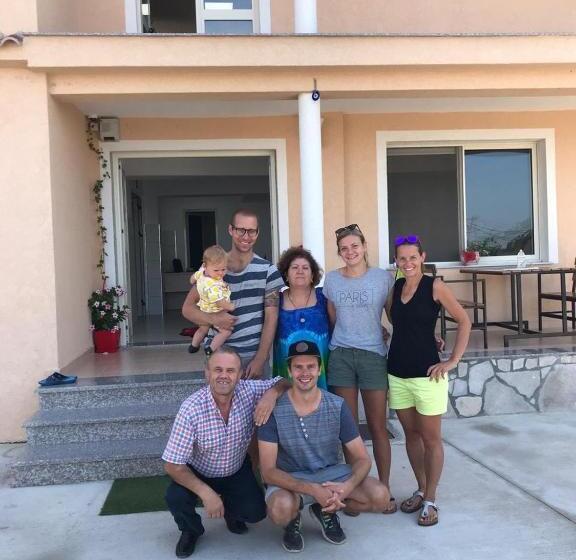 ベッドアンドブレックファースト Vila Ama Kruje