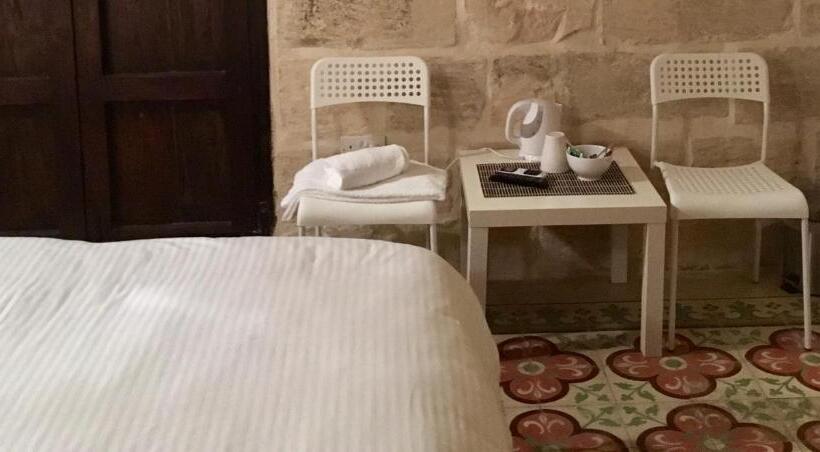 تختخواب و صبحانه Xemx