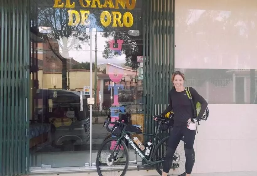 هتل El Grano De Oro