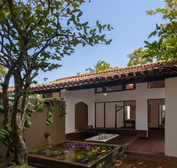 Hotel Heritance Ayurveda   All Meals And Treatments