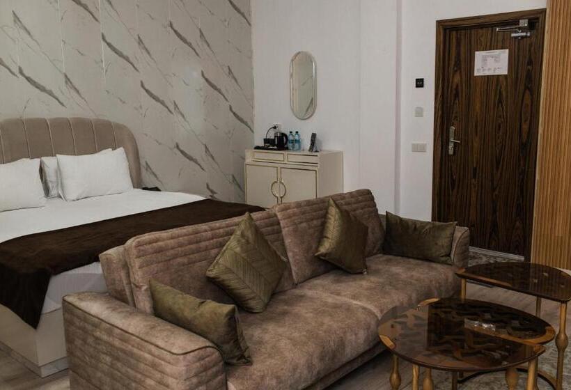 Hotel Infinity Plaza