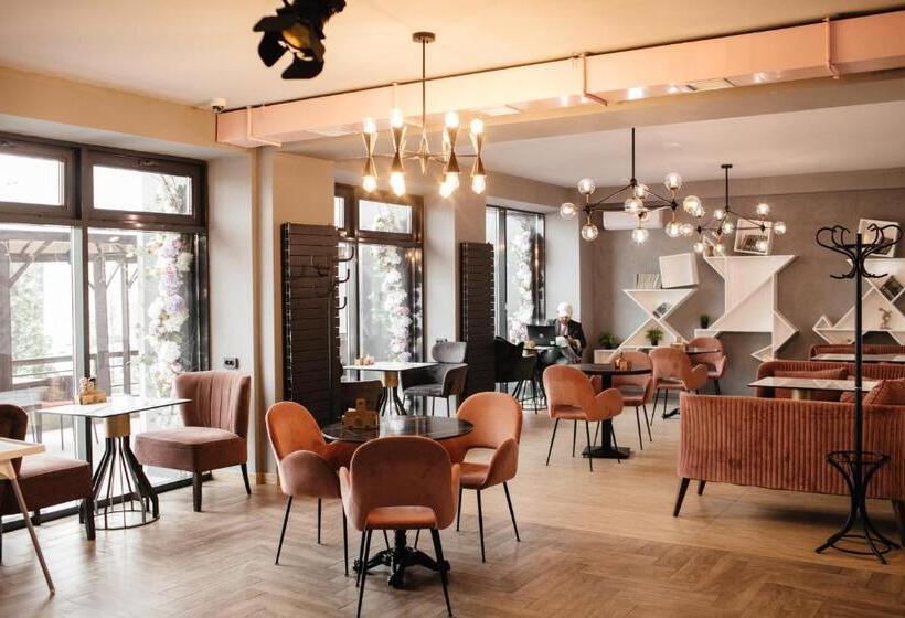 Hotel Infinity Plaza