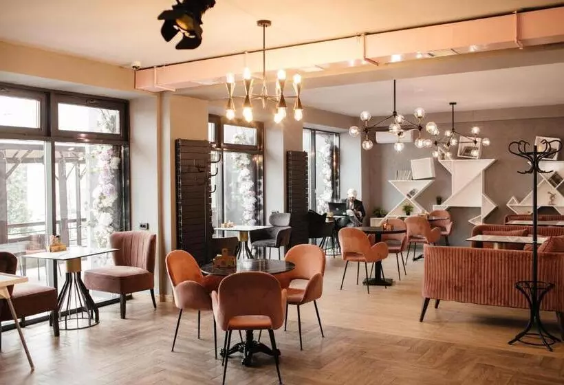 هتل Infinity Plaza