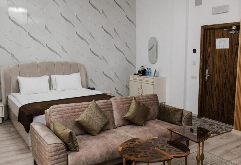 Hotel Infinity Plaza