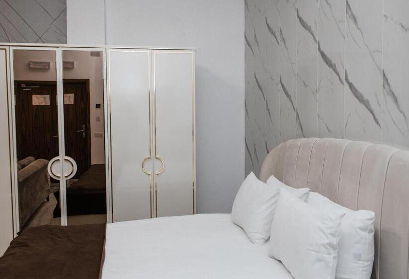 Hotel Infinity Plaza