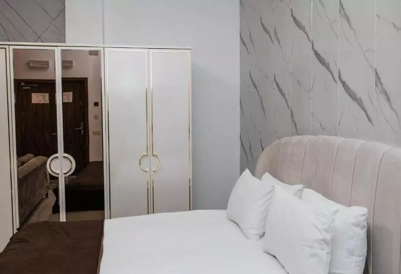 هتل Infinity Plaza