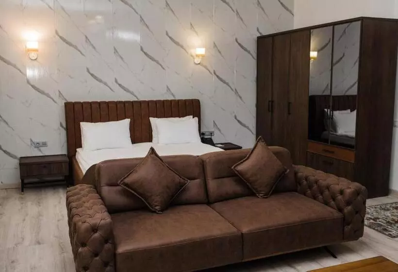 هتل Infinity Plaza