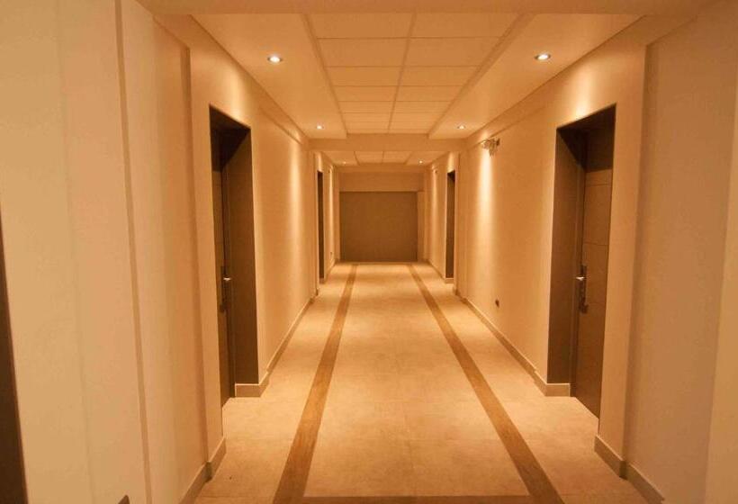 هتل Manso De Velasco