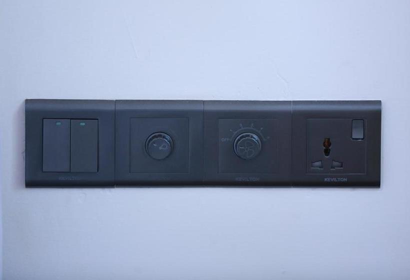 호텔 Surf Orchid Villa