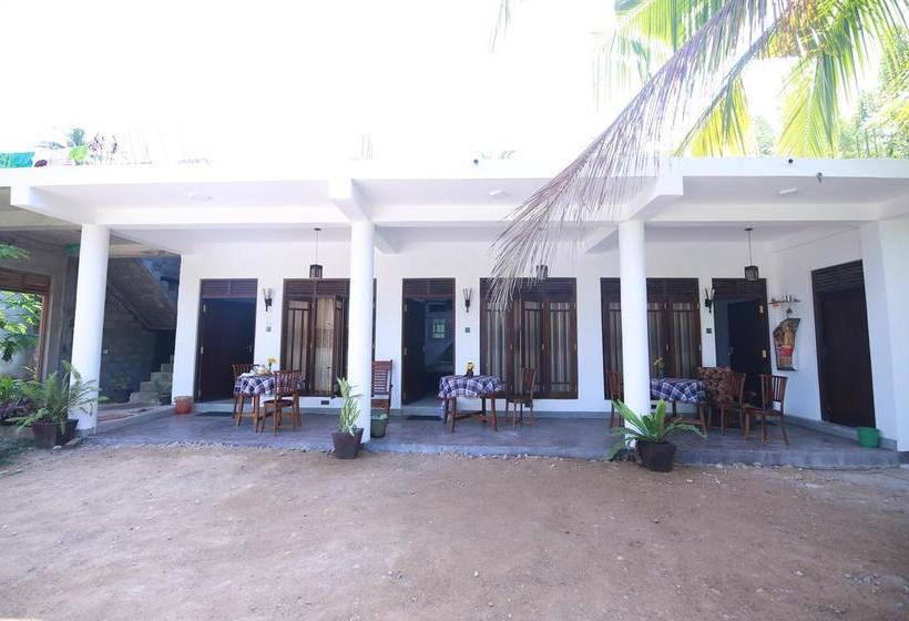 호텔 Surf Orchid Villa