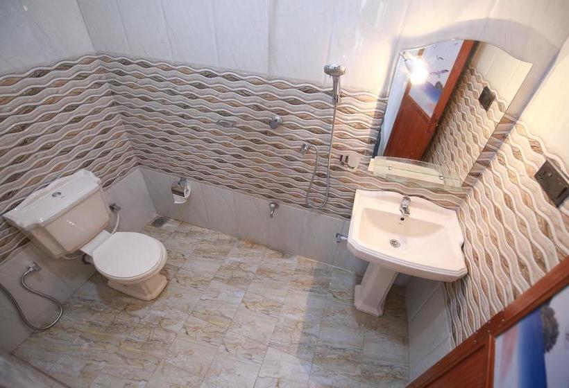 호텔 Surf Orchid Villa