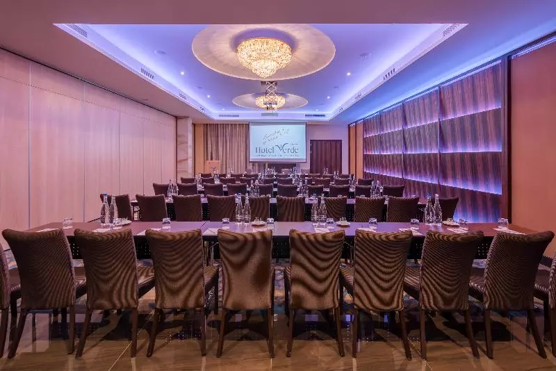 هتل Verde Zanzibar  Azam Luxury Resort And Spa