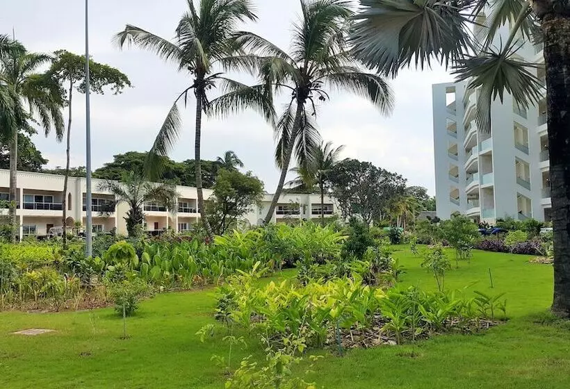 هتل Verde Zanzibar  Azam Luxury Resort And Spa