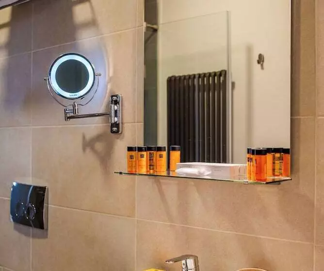 ホテル Conacul Torzburg