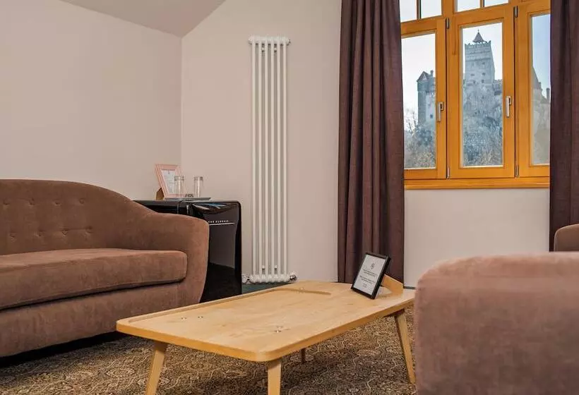 ホテル Conacul Torzburg