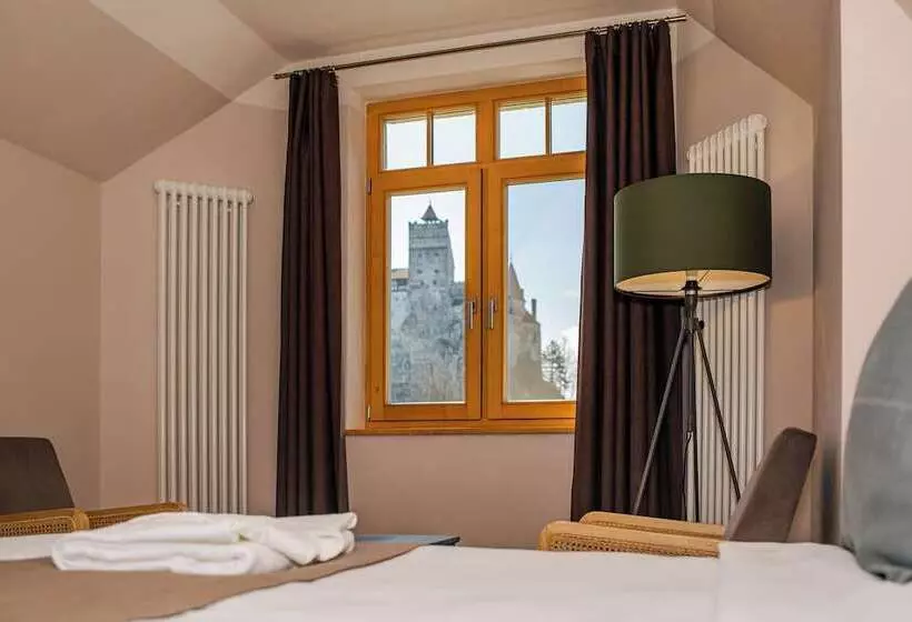 ホテル Conacul Torzburg