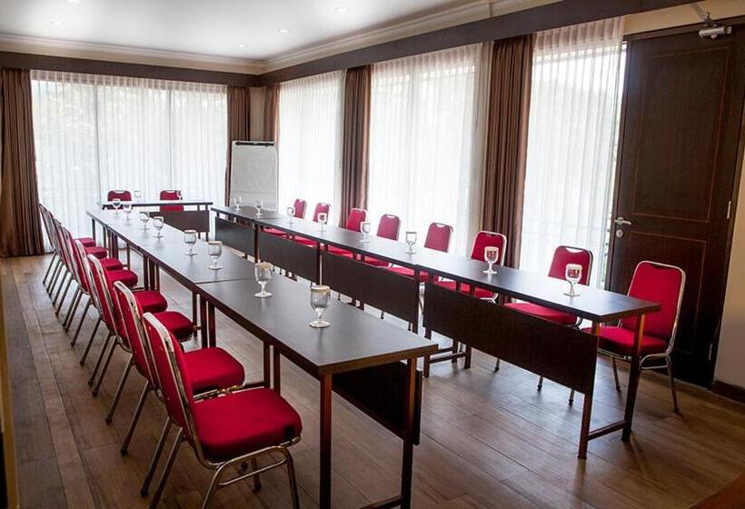 Отель Villa Sawah Resort Managed By Salak Hospitality