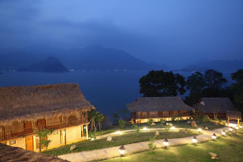 Mai Chau Hideaway Lake Resort